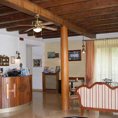 Hotel Johnson Πεσκιέρα ντελ Γκάρντα Εξωτερικό φωτογραφία