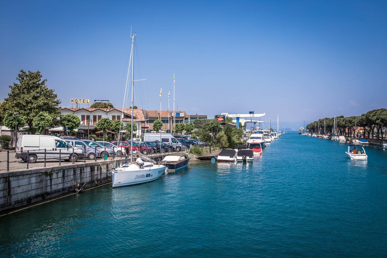 Hotel Johnson Πεσκιέρα ντελ Γκάρντα Εξωτερικό φωτογραφία