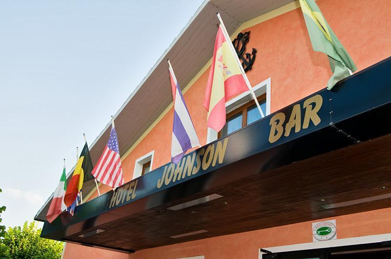 Hotel Johnson Πεσκιέρα ντελ Γκάρντα Εξωτερικό φωτογραφία