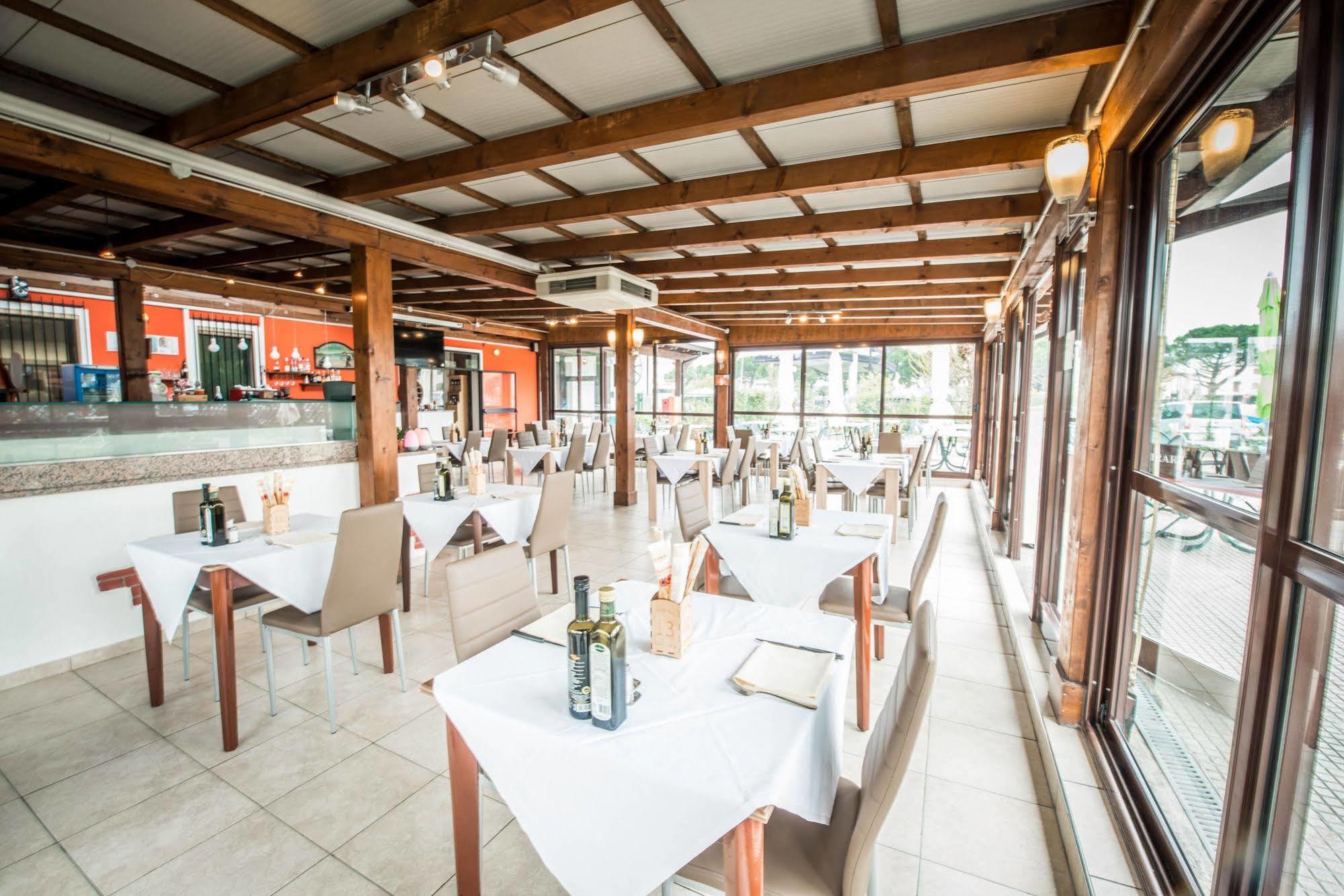 Hotel Johnson Πεσκιέρα ντελ Γκάρντα Εξωτερικό φωτογραφία