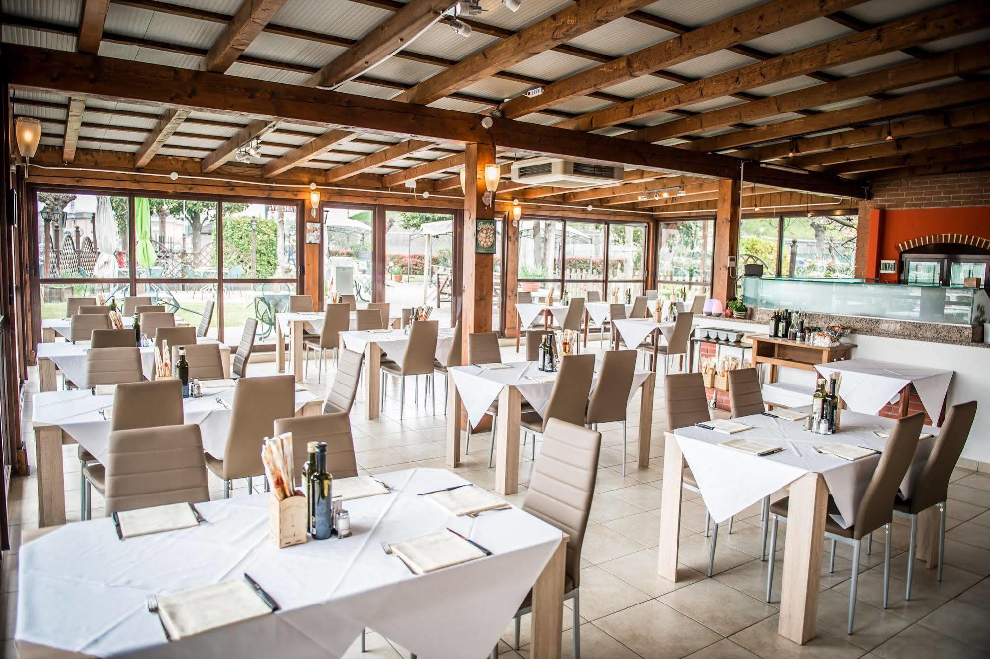 Hotel Johnson Πεσκιέρα ντελ Γκάρντα Εξωτερικό φωτογραφία