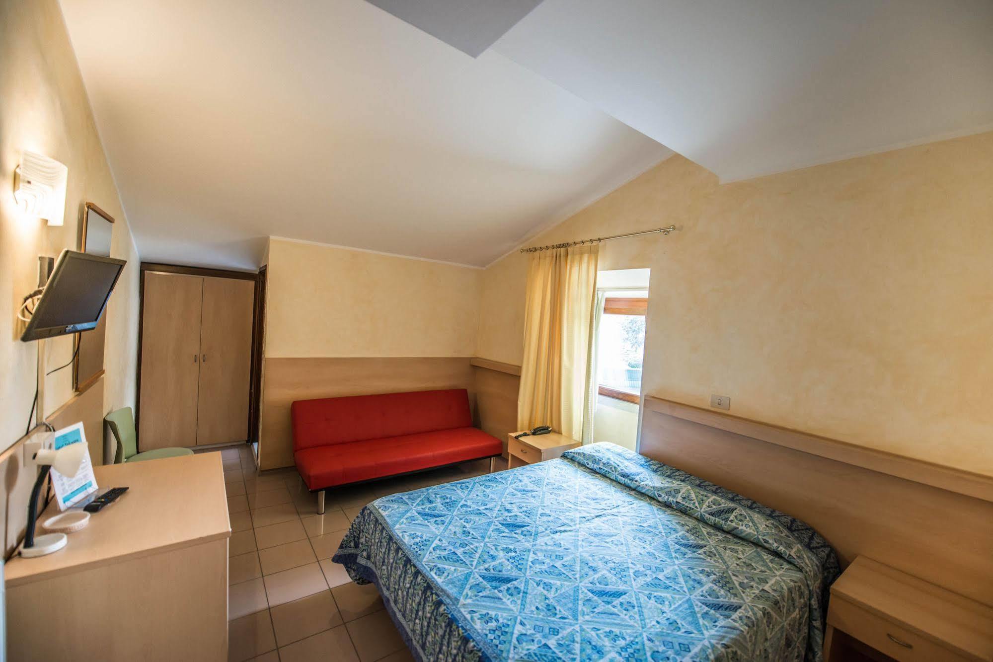 Hotel Johnson Πεσκιέρα ντελ Γκάρντα Εξωτερικό φωτογραφία