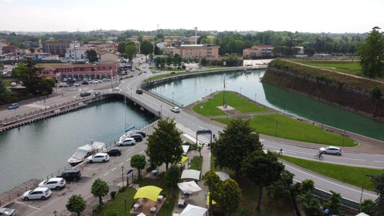 Hotel Johnson Πεσκιέρα ντελ Γκάρντα Εξωτερικό φωτογραφία