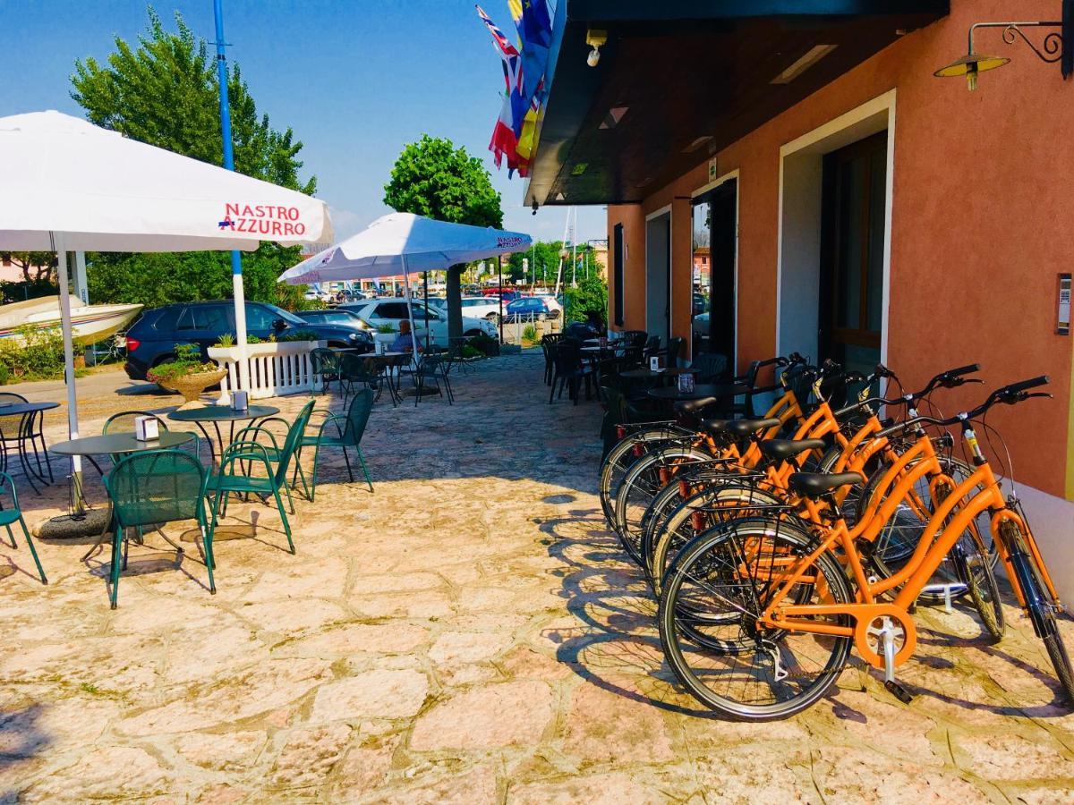 Hotel Johnson Πεσκιέρα ντελ Γκάρντα Εξωτερικό φωτογραφία
